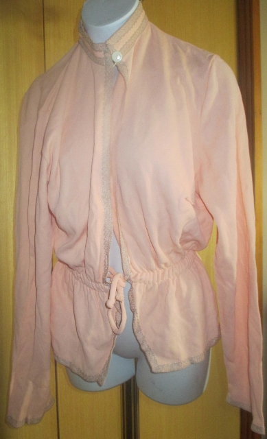 xxM1029M Beautiful pink bed jacket